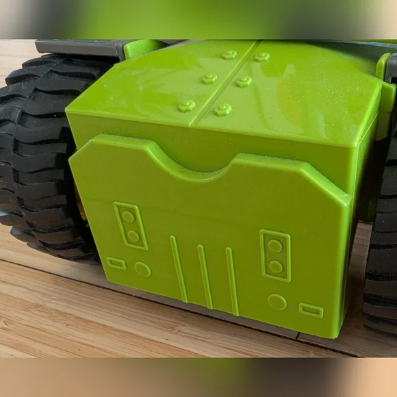 Toy Telehandler Construction Vehicle. Crane Moves Up And Down - Picture 3 of 7